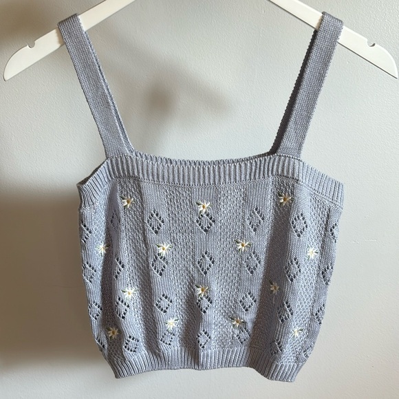 Pink Rose crochet tank. - Picture 1 of 6